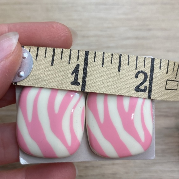 NIB Vintage Avon Zebra Stripe Pierced Earrings - Picture 4 of 7